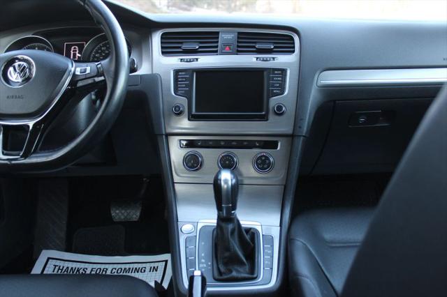 2016 Volkswagen Golf TSI SE 4-Door