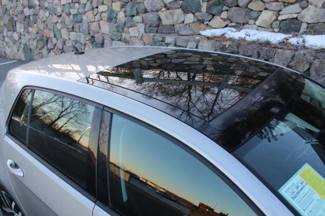 2016 Volkswagen Golf TSI SE 4-Door