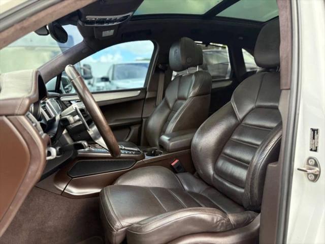 2015 Porsche Macan Turbo