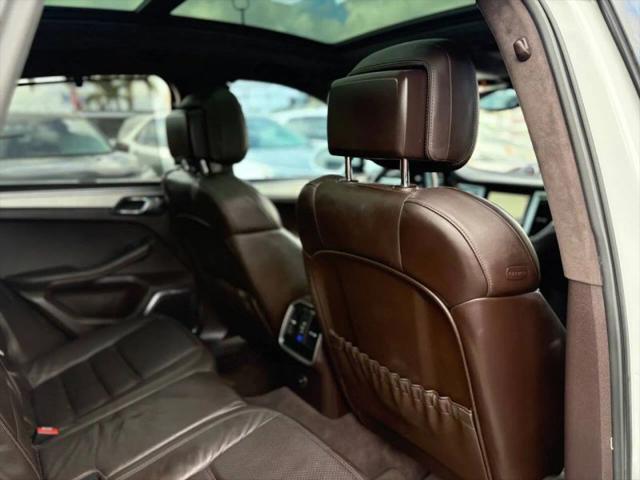 2015 Porsche Macan Turbo