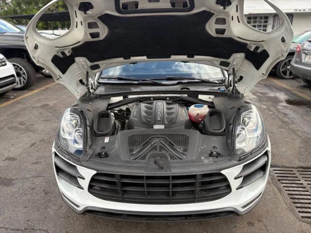 2015 Porsche Macan Turbo