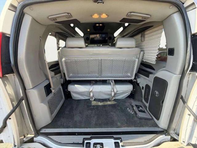2021 Chevrolet Express Passenger RWD 2500 Regular Wheelbase LS