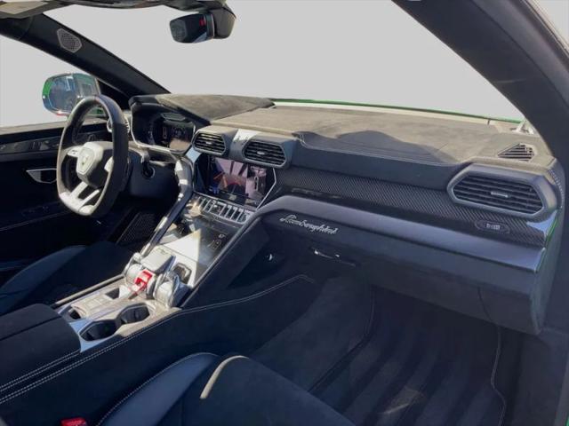2024 Lamborghini Urus Performante