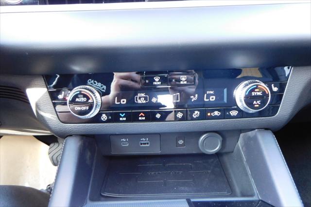 2025 Mitsubishi Outlander PHEV SEL Platinum Edition