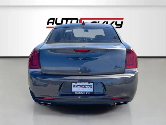 2022 Chrysler 300 Touring