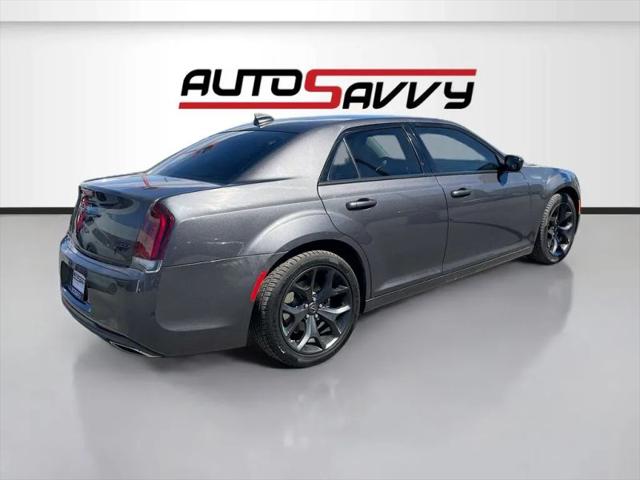 2022 Chrysler 300 Touring