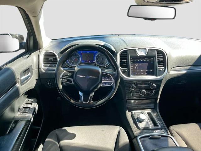 2022 Chrysler 300 Touring