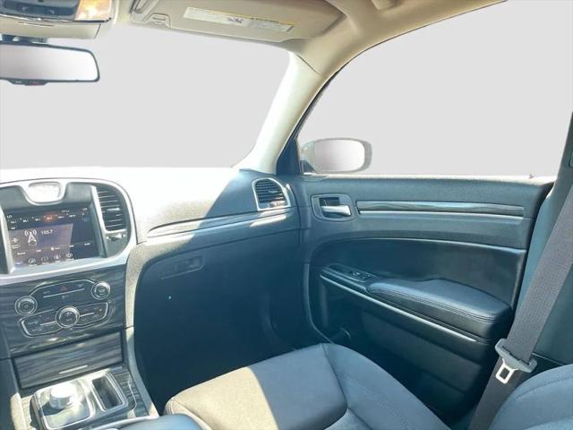 2022 Chrysler 300 Touring