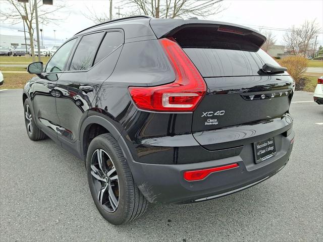 2024 Volvo XC40 B5 Core