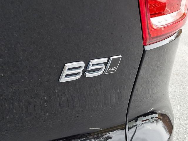 2024 Volvo XC40 B5 Core
