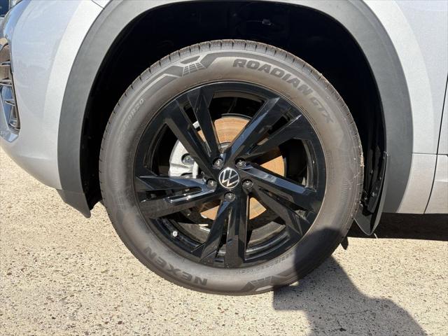 2026 Volkswagen Atlas Cross Sport SEL R-Line Black