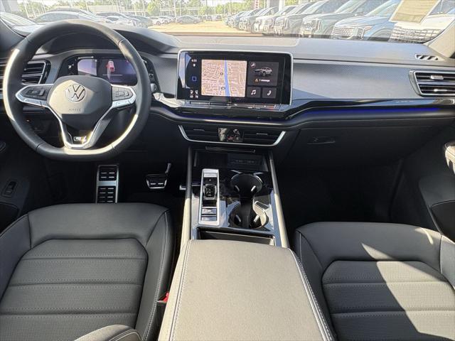 2026 Volkswagen Atlas Cross Sport SEL R-Line Black