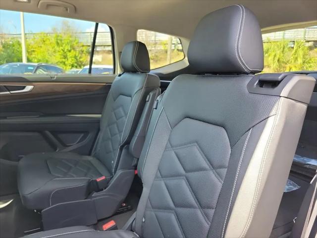 2026 Volkswagen Atlas SE with Technology