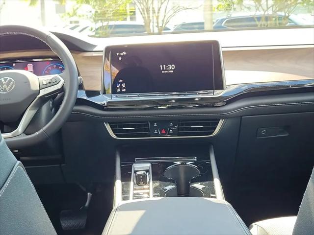2026 Volkswagen Atlas SE with Technology