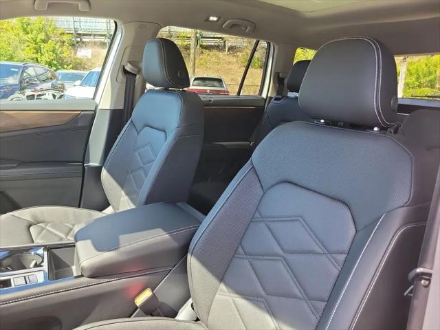 2026 Volkswagen Atlas SE with Technology