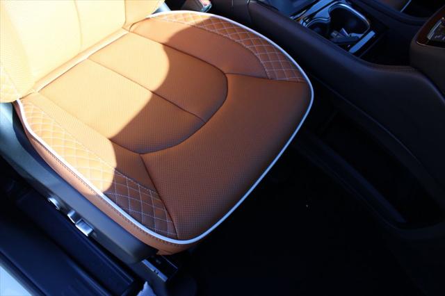 2026 Chrysler Pacifica Pinnacle AWD