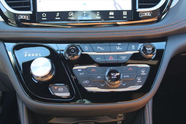 2026 Chrysler Pacifica Pinnacle AWD