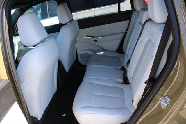 2026 Jeep Cherokee Laredo 4x4
