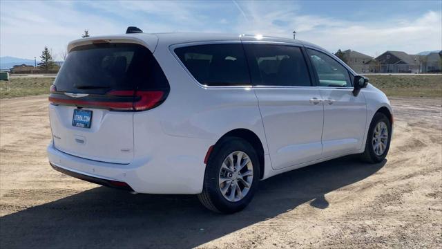 2026 Chrysler Pacifica Select AWD
