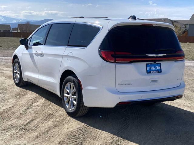 2026 Chrysler Pacifica Select AWD