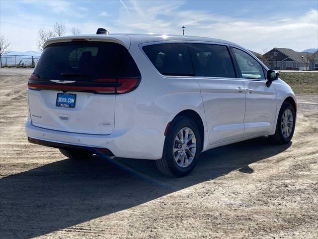 2026 Chrysler Pacifica Select AWD