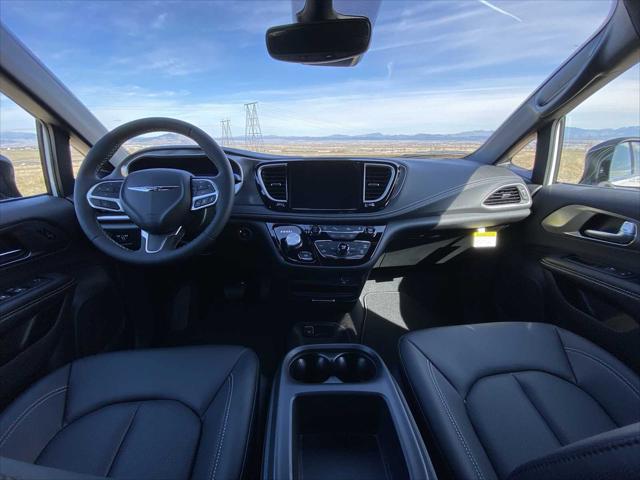 2026 Chrysler Pacifica Select AWD