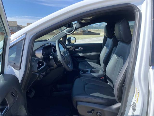 2026 Chrysler Pacifica Select AWD