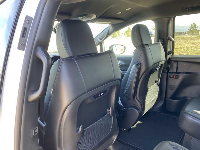 2026 Chrysler Pacifica Select AWD