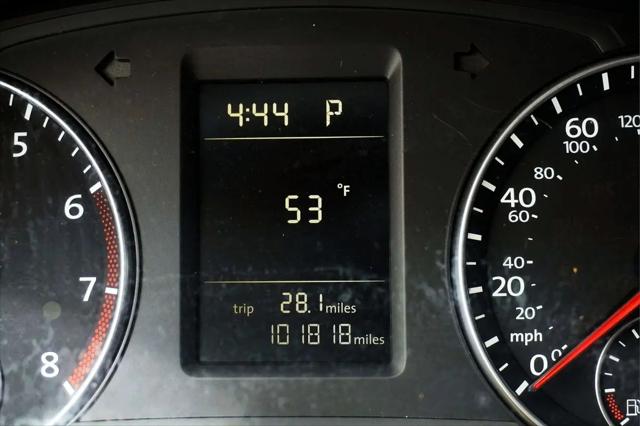 2014 Volkswagen Passat 1.8T Wolfsburg Edition