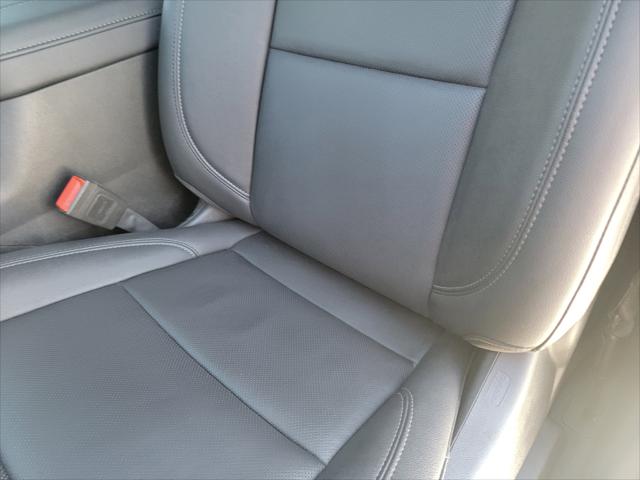 2025 GMC Sierra 3500HD 4WD Crew Cab Long Bed SLT