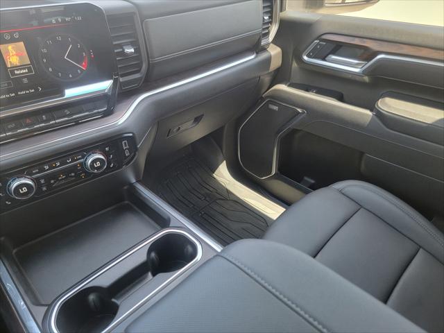 2025 GMC Sierra 3500HD 4WD Crew Cab Long Bed SLT