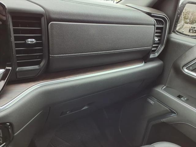 2022 GMC Sierra 1500 4WD Crew Cab Short Box SLT