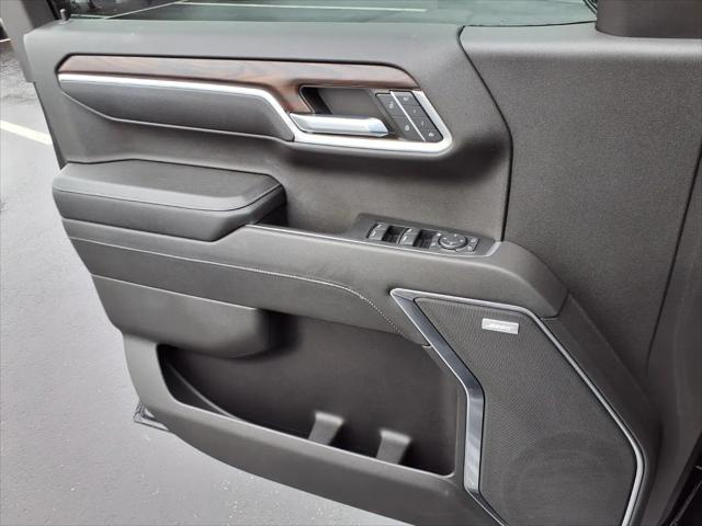 2022 GMC Sierra 1500 4WD Crew Cab Short Box SLT