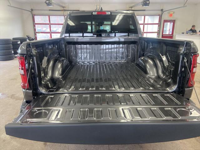 2026 Ram 1500 Express Crew Cab 4x4 5'7" Box