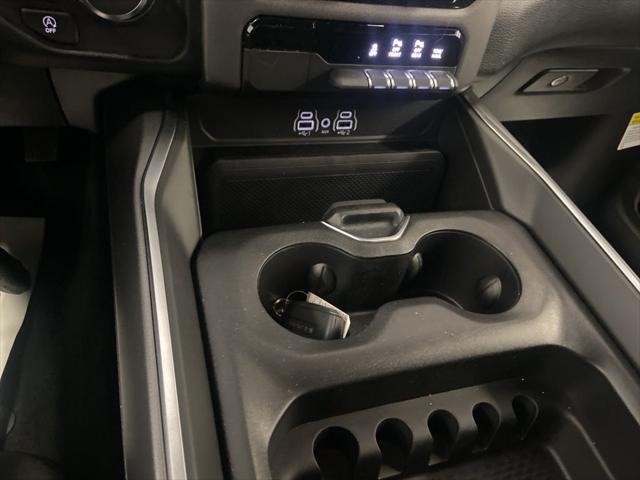 2026 Ram 1500 Express Crew Cab 4x4 5'7" Box
