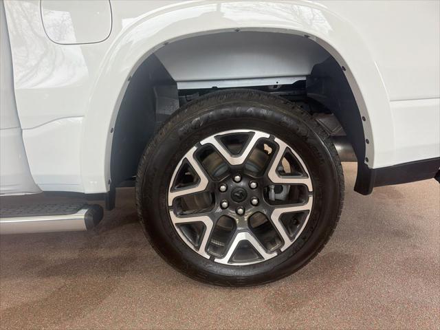 2026 Ram 1500 Laramie Crew Cab 4x4 5'7" Box