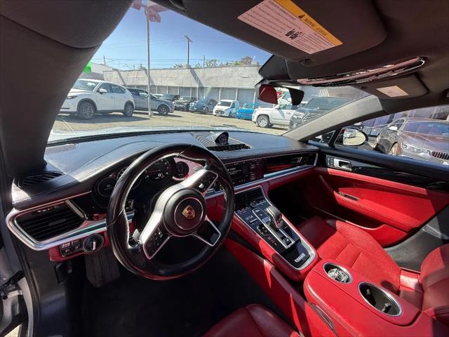 2018 Porsche Panamera 4