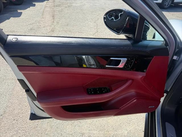2018 Porsche Panamera 4