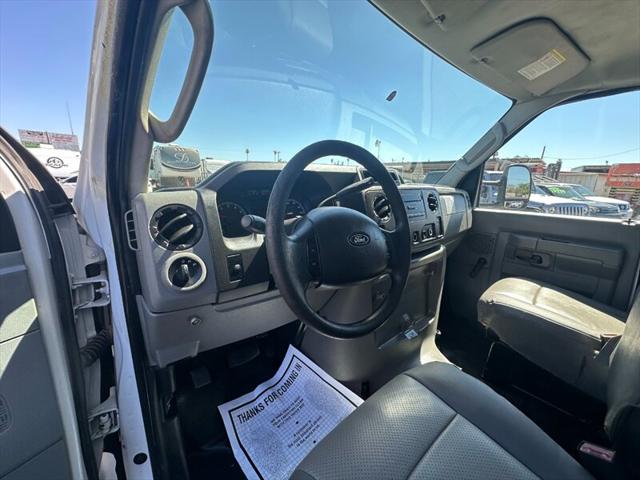 2015 Ford E-350 Cutaway E-350 SD