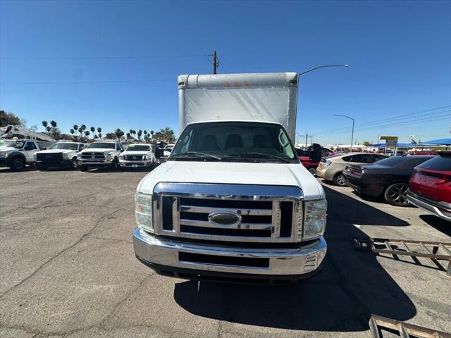 2015 Ford E-350 Cutaway E-350 SD