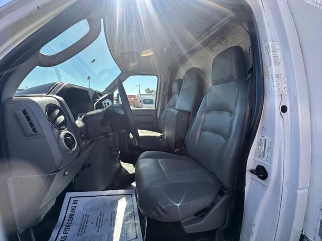 2015 Ford E-350 Cutaway E-350 SD