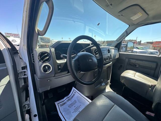 2015 Ford E-350 Cutaway E-350 SD