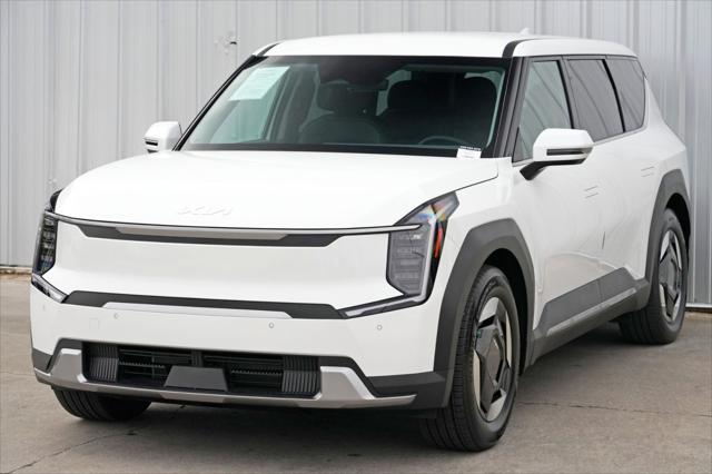2024 Kia EV9 Light Short Range