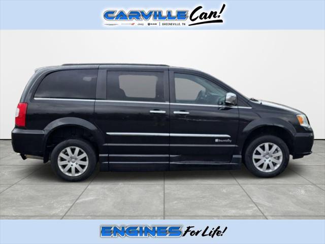 2014 Chrysler Town & Country Touring-L