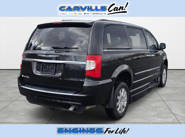 2014 Chrysler Town & Country Touring-L