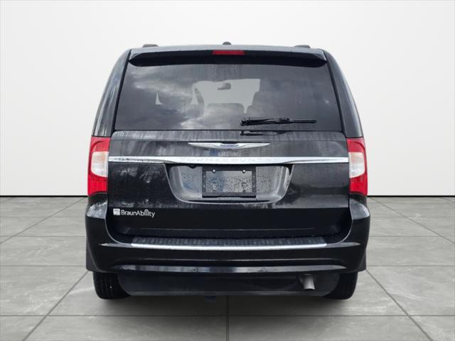 2014 Chrysler Town & Country Touring-L