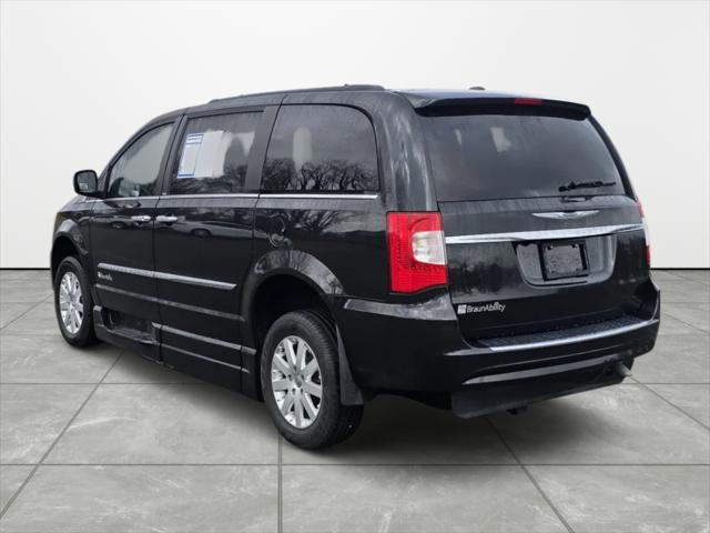 2014 Chrysler Town & Country Touring-L