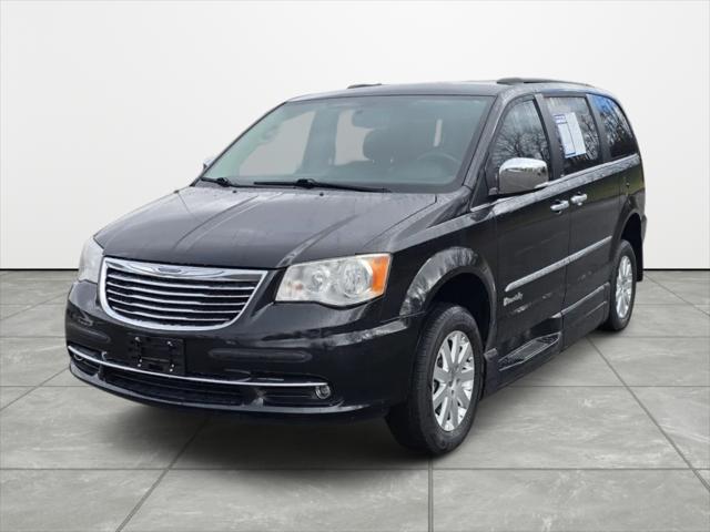 2014 Chrysler Town & Country Touring-L