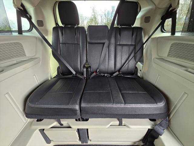 2014 Chrysler Town & Country Touring-L