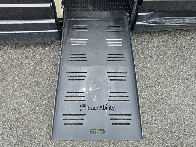 2014 Chrysler Town & Country Touring-L